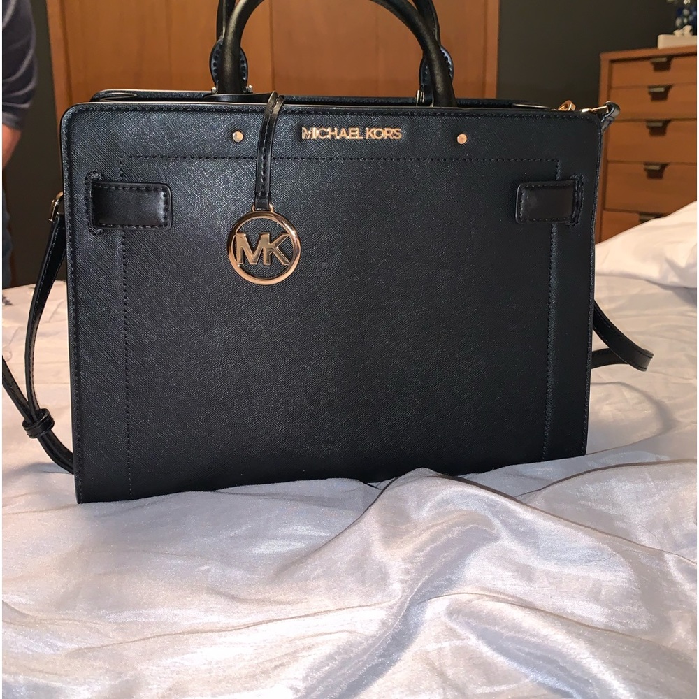 Micheal kors satchel